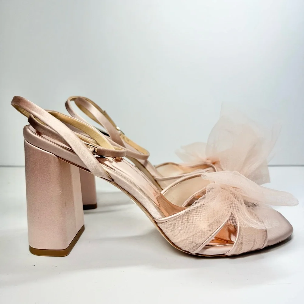 NIB Badgley Mischka Women's Tess Heeled Sandals‎ Size 9 Soft Blush Color